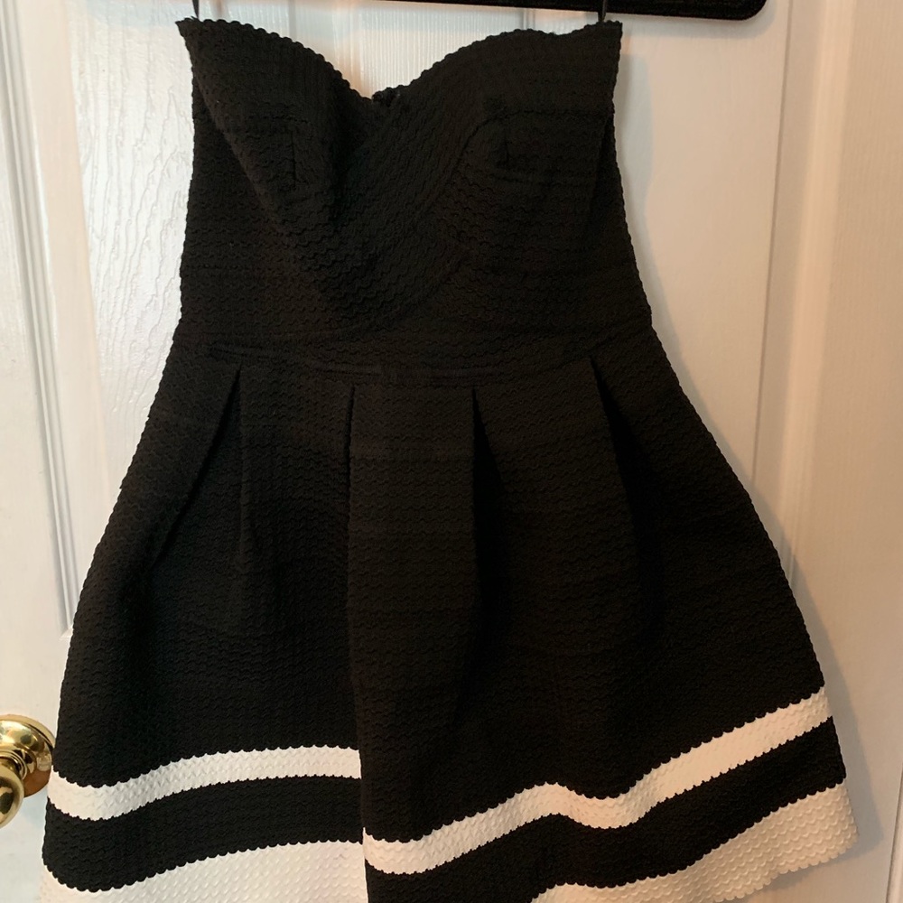 SANS SOUCI STRAPLESS DRESS - Picture 3 of 5